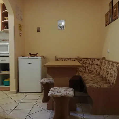 아파트 Kaktuszvirag Apartmanhaz *